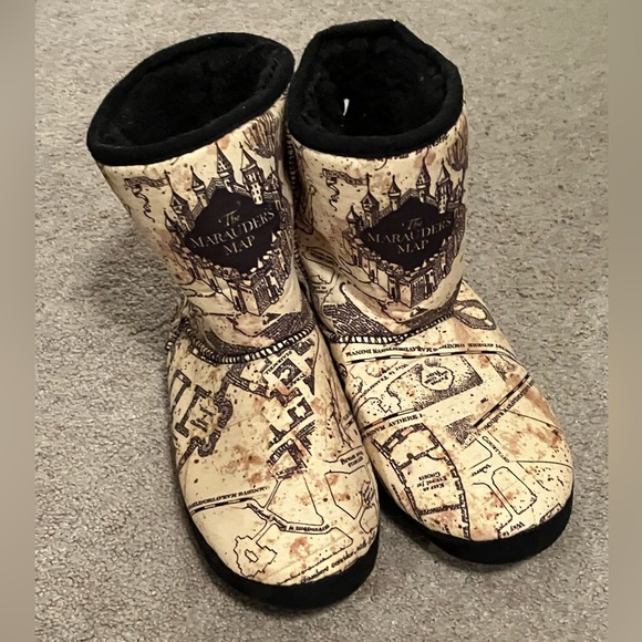 Marauder’s Map Slippers - Picture 1 of 3